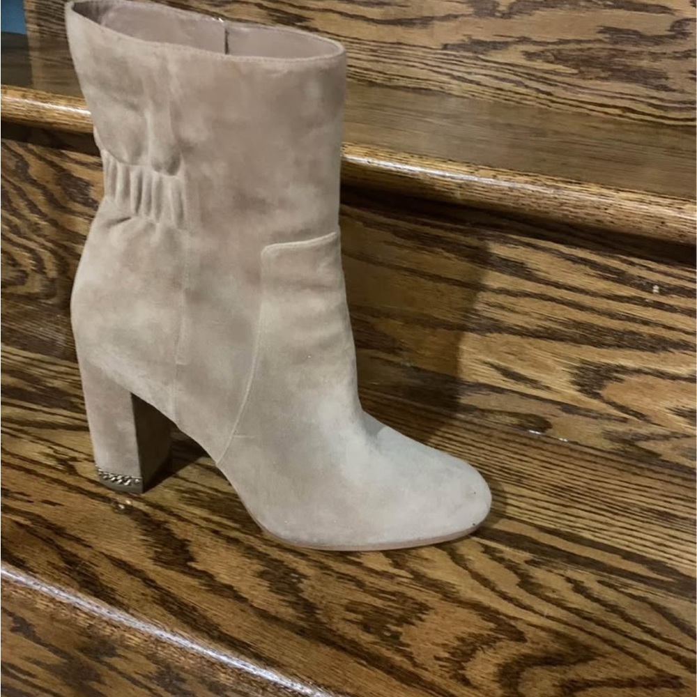 Chic Tan Suede Ankle Boots